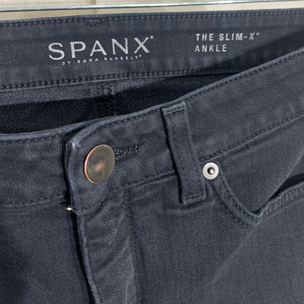 On The Move Slim Pant Very Black - SPANX